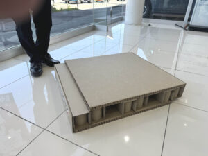 パレットがうまく噛み合いコンパクトにおさまります